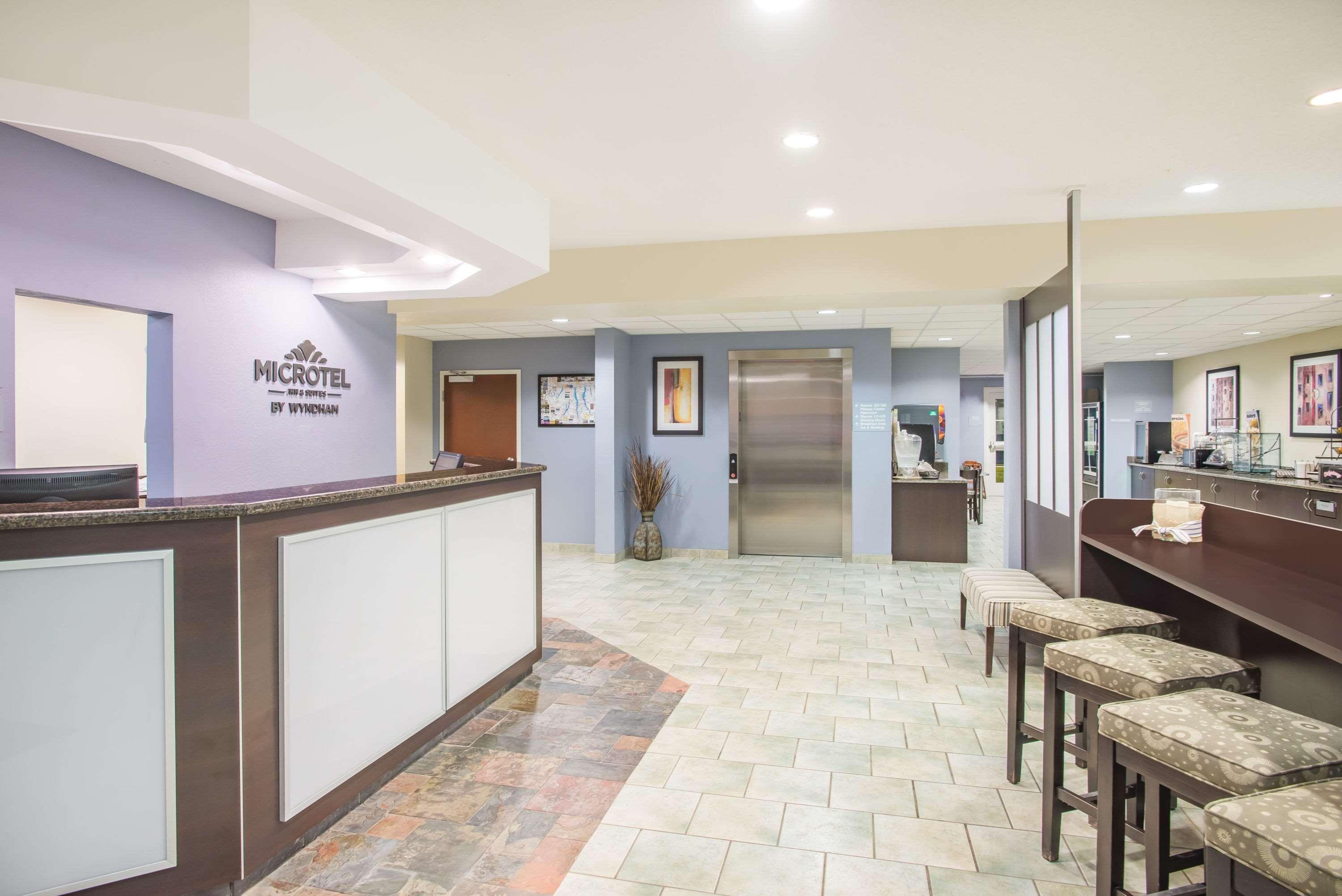 Microtel Inn And Suites By Wyndham - Geneva Exteriér fotografie