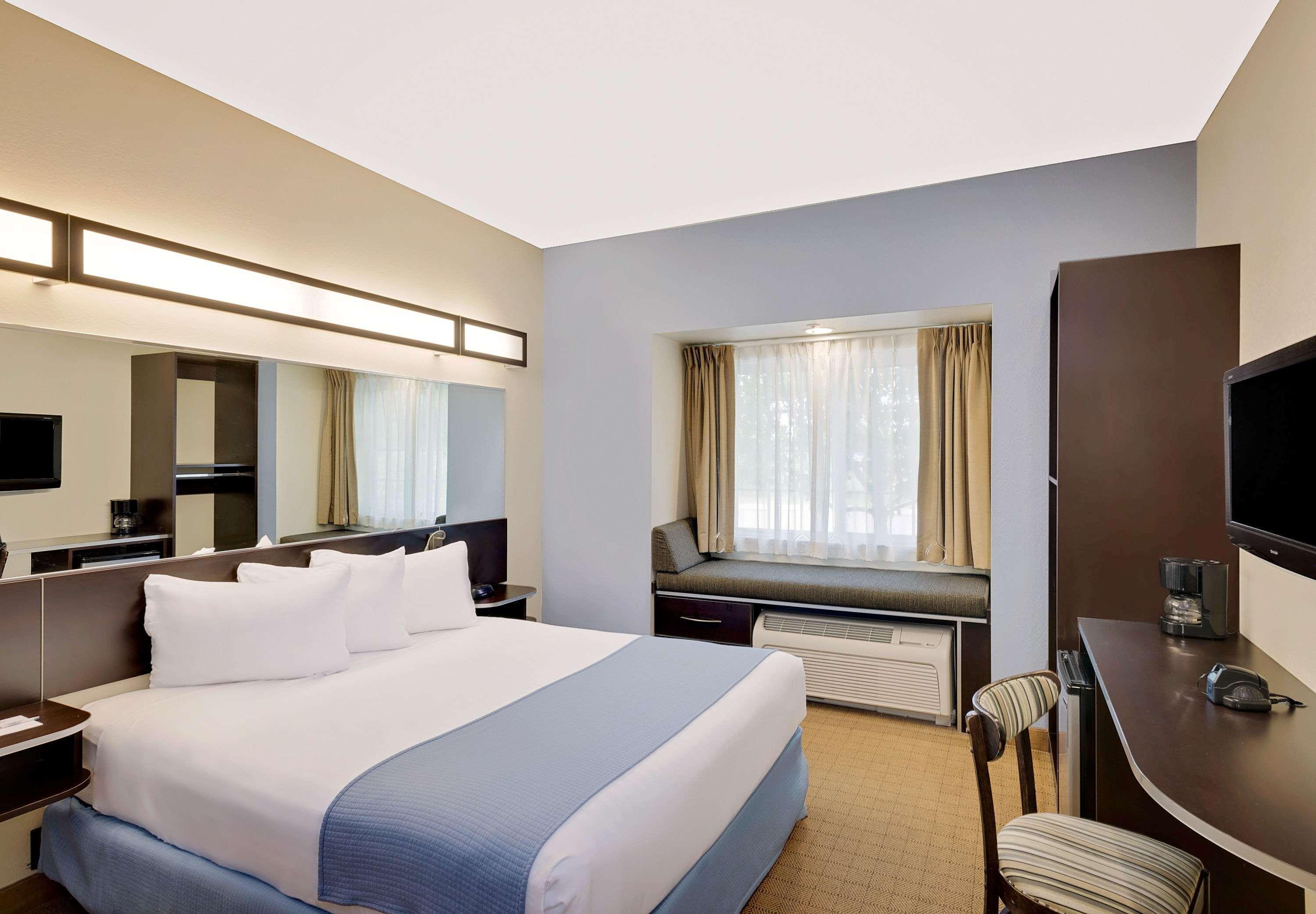 Microtel Inn And Suites By Wyndham - Geneva Exteriér fotografie