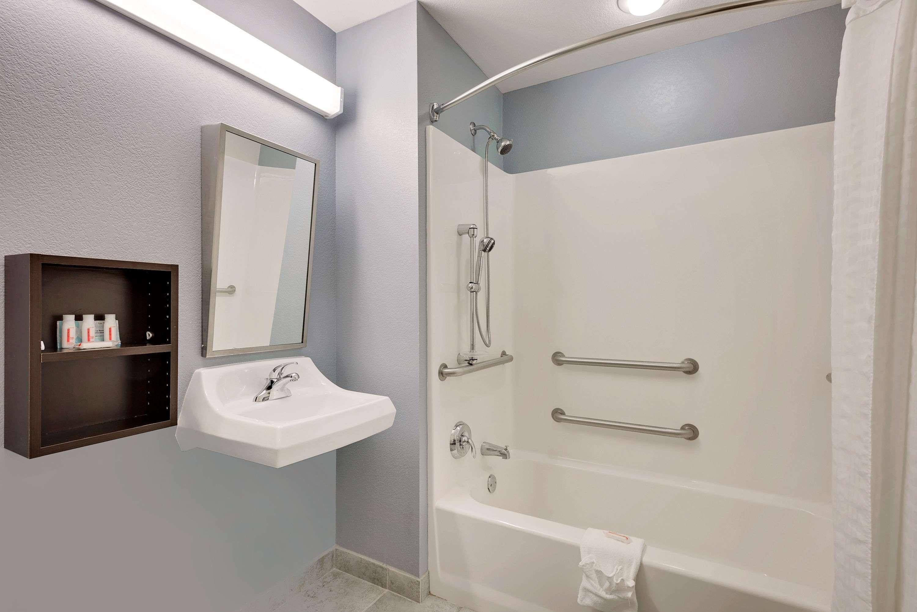 Microtel Inn And Suites By Wyndham - Geneva Exteriér fotografie